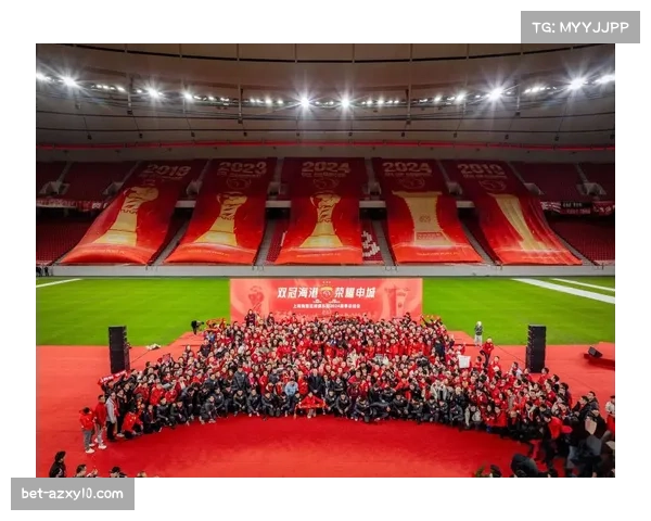 2025中超赛季落幕 总入场观众数攀升显球市回暖 2025中超赛季落幕 总入场观众数攀升显球市回暖