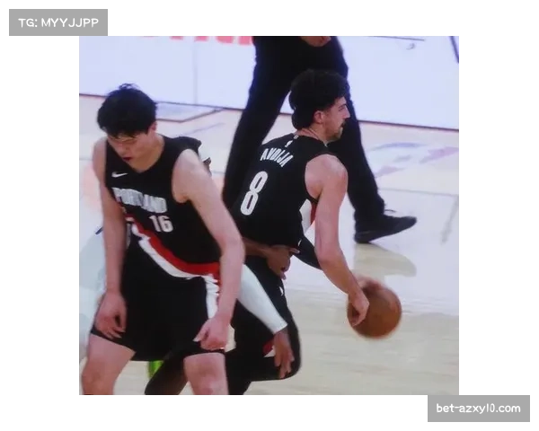 青岛杨瀚森盖帽3次联盟第一 其护框能力为球队防守体系核心